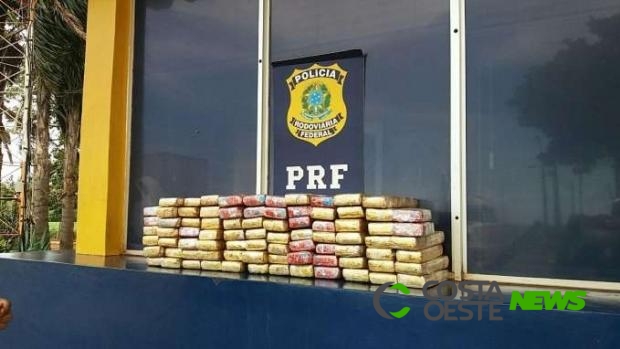 Jovem de 21 anos é preso com maconha em veículo na BR 277