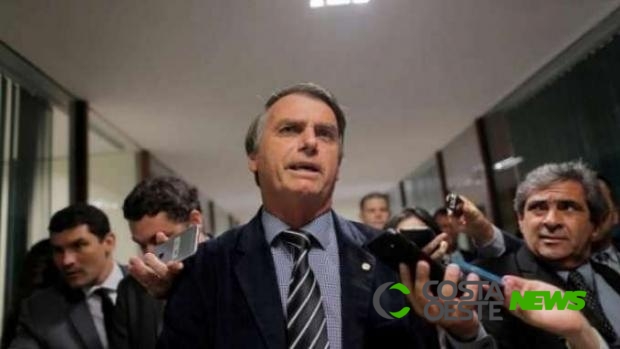 Bolsonaro sanciona lei que cassa habilitação de condenado por contrabando