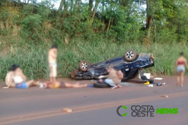 Grávida fica ferida em capotamento na PR 495 em Missal