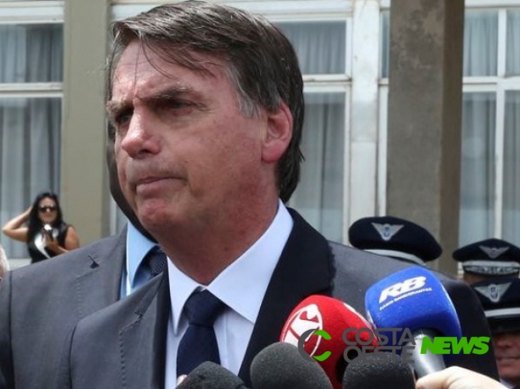 Bolsonaro sanciona lei que permite faltar à aula por motivo religioso