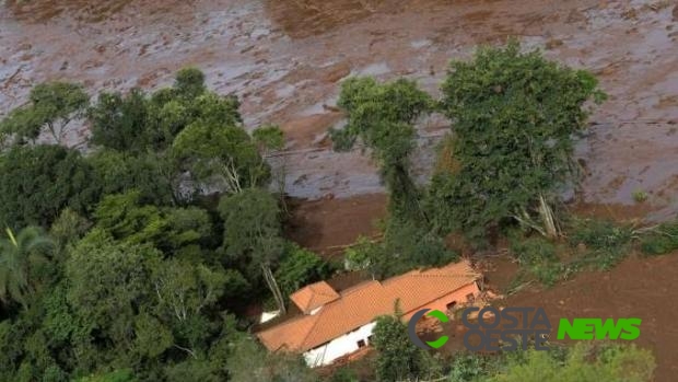 Sobe para 11 o número de mortos pelo rompimento de barragem em Minas