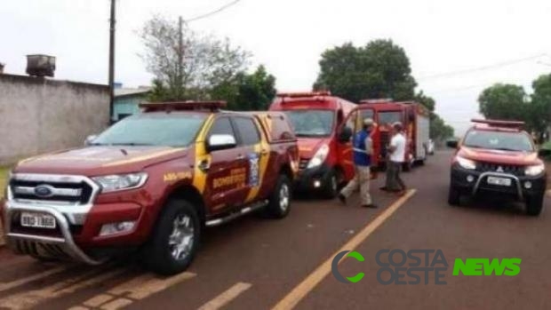 Mulher que levou mais de mil picadas de abelha deixa UTI e surpreende equipe médica