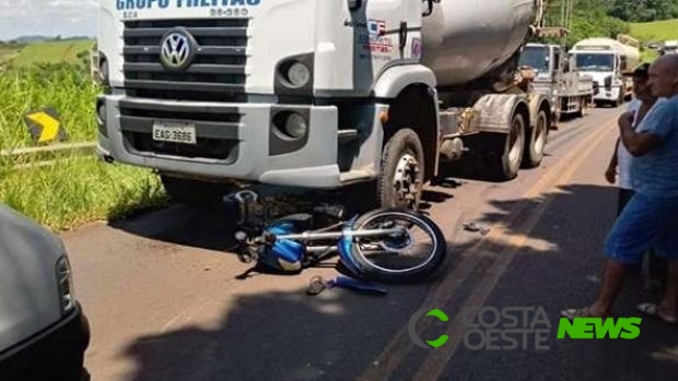 Motociclista morre ao bater de frente com caminhão na PR 424