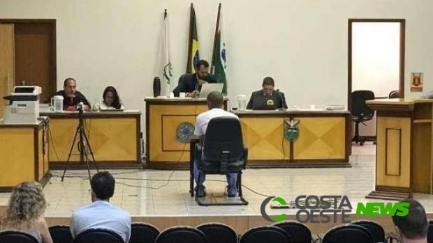 Homem que matou esposa e feriu enteada com foice é condenado a 25 anos de prisão