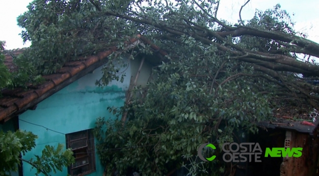 Temporal causa estragos em cidades do Paraná