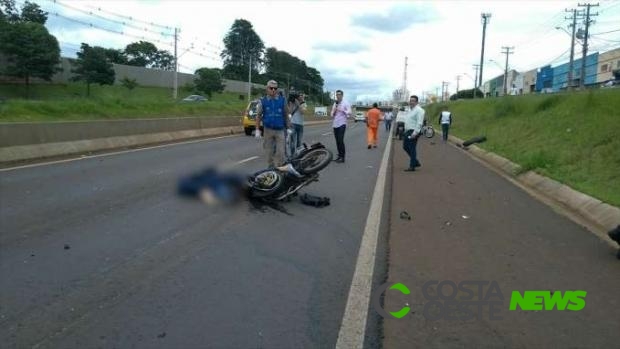 Motociclista morre em batida contra caminhão na PR 445