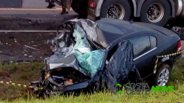 Homem morre ao bater carro contra caminhão na BR 373