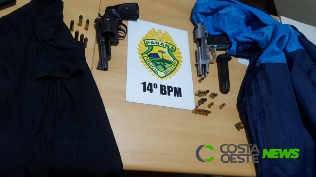 Polícia Militar de Missal apreende duas armas e conduz indivíduos à Delegacia