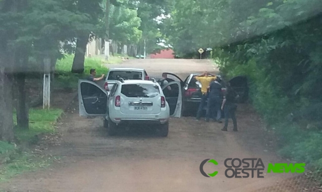 Vereador preso suspeito de receber parte de salário de servidor pede licença do cargo