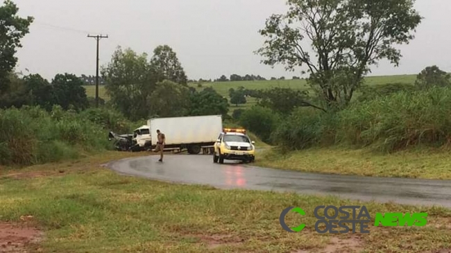 Quatro pessoas da mesma família morrem em acidente em rodovia no interior do Paraná