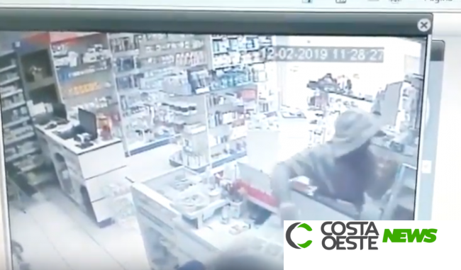 VÍDEO: Polícia Civil divulga imagens de roubo à farmácia em Matelândia