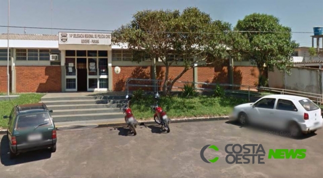 Corpo de homem morto a marteladas é levado à delegacia para detento se despedir do pai