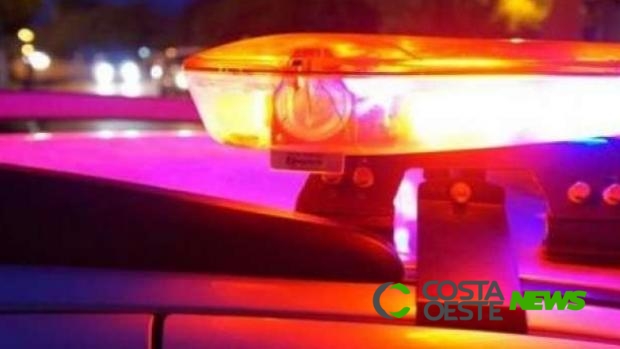 Família é feita refém e bandidos fogem com três veículos das vítimas