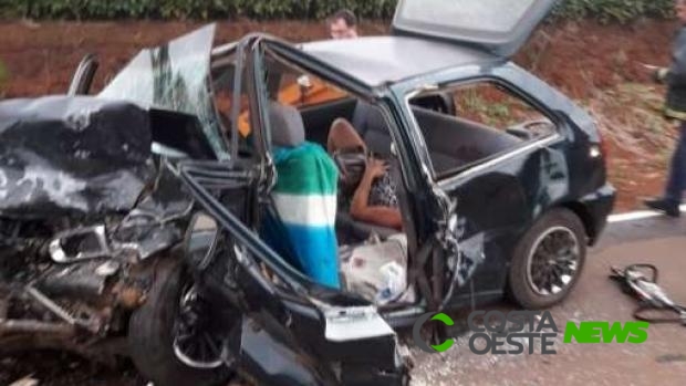 Batida frontal deixa um morto e três feridos em estrada rural