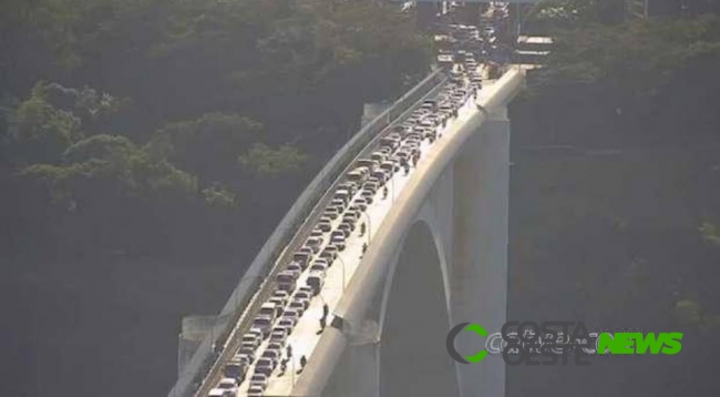 Protesto em Cidade do Leste causa congestionamento na Ponte da Amizade