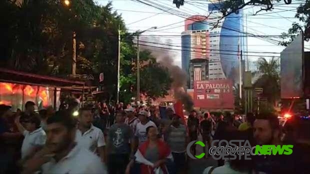 Moradores de Cidade do Leste fazem protesto e fecham as lojas
