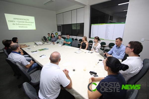 Ações de comitê contra violências são apresentadas em reunião da Acisa em Santa Helena