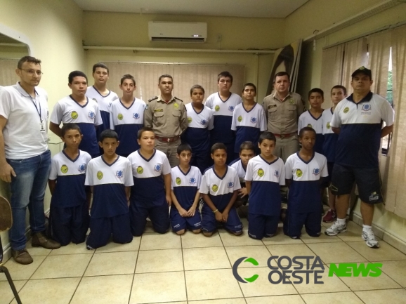 Alunos do Projeto Formando Cidadão realizam treinamento de primeiros socorros