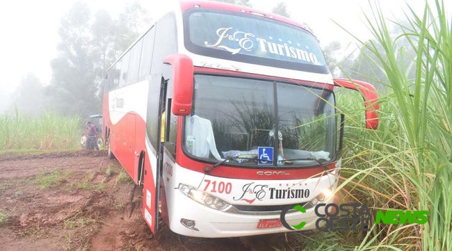??nibus de excursão de Foz do Iguaçu é assaltado na PR-444 