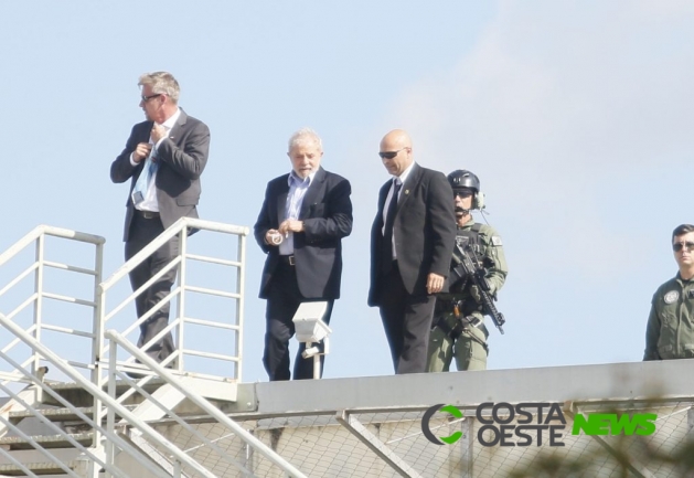 Após velório, Lula já está novamente na carceragem da PF em Curitiba