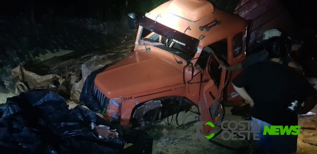 Motorista morre e quatro ficam gravemente feridos em acidente na BR-153