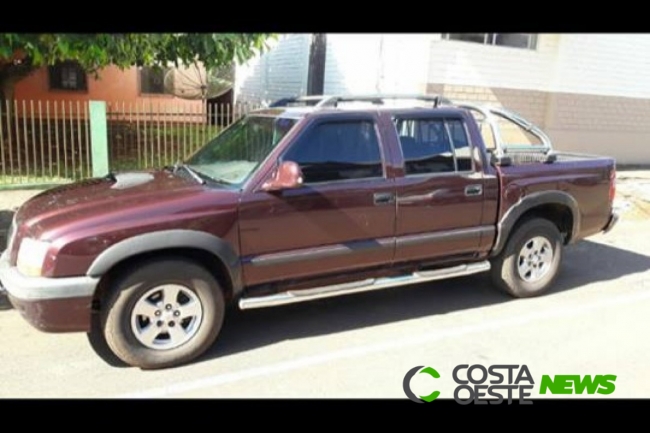 Homem vai à Missa e tem caminhonete S10 furtada em Missal