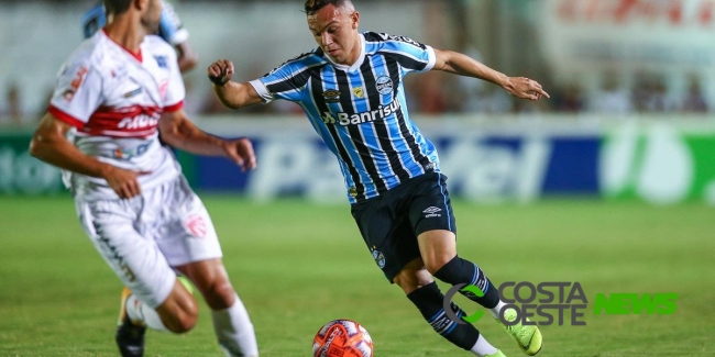 Grêmio controla o jogo, mas empata com o São Luiz em 0 a 0 
