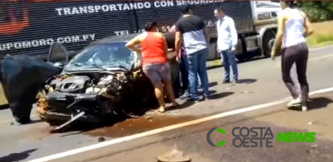 Mais um acidente envolvendo carro e carreta é registrado na BR-277