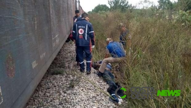 Motociclista de 55 anos morre atropelado por trem