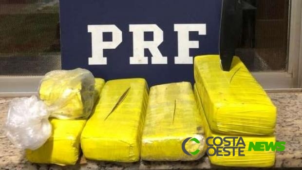 Adolescente é apreendida ao transportar maconha em ônibus