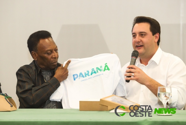 Governador Ratinho Junior recebe Pelé e lança campanha de incentivo ao esporte