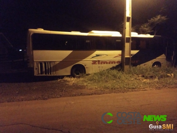 Motorista fica em estado grave após ser atropelado pelo próprio ônibus