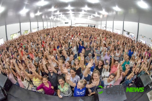 Mais de 2.500 pessoas participam de evento em homenagem ao Dia da Mulher