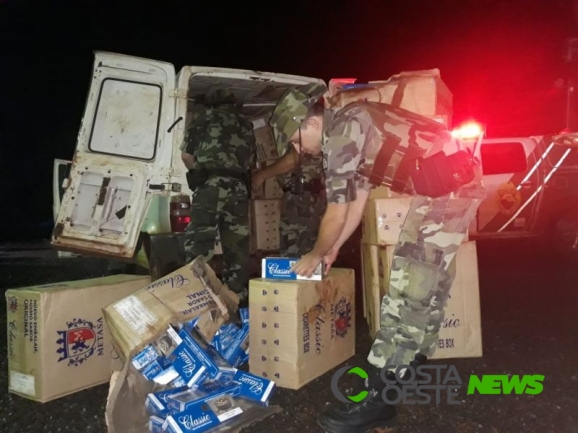 Equipe policial leva tiros durante patrulhamento. Ação resultou em apreensão de cigarros