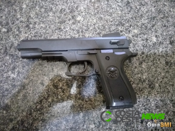 Simulacro de arma de fogo é apreendido pela Polícia Militar