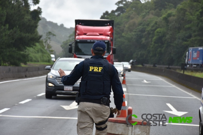 Mortes caem pelo 2º ano consecutivo no Carnaval do Paraná, aponta PRF