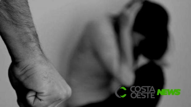 Grávida de oito meses esfaqueia marido para se defender 