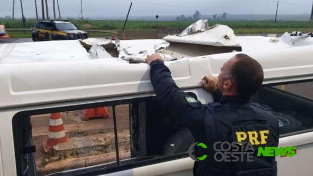 PRF encontra maconha escondida em teto de carro em Santa Terezinha
