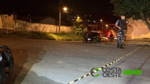 Dupla com carro roubado morre em confronto com policiais 