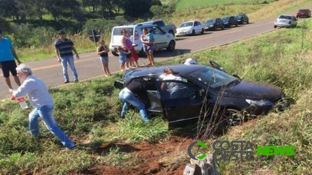 Batida entre três carros deixa três pessoas feridas na PR 562