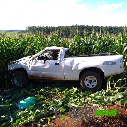 Duas pessoas morrem após caminhonete capotar na BR-158