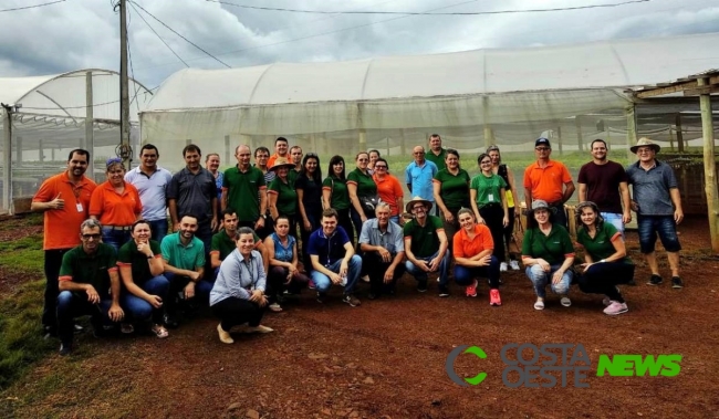 Programa Líderes Cresol realiza primeiro encontro do ano com visita a propriedades referência