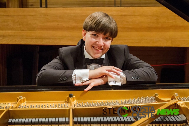 Jovem prodígio, pianista de 15 anos se apresenta nesta semana em Medianeira