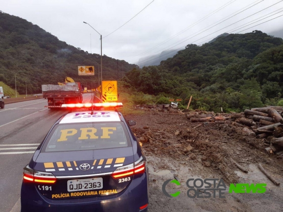 Para evitar acidente, motorista salta de caminhão em movimento e morre