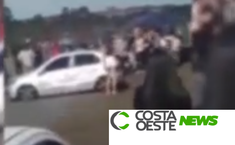 Vídeo: Homem encontra a 