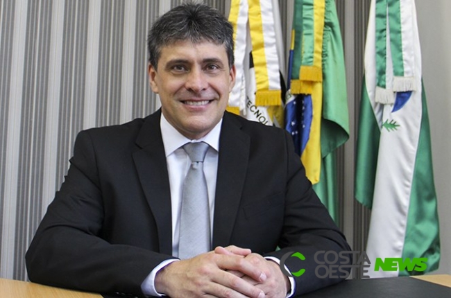 Vereadores concedem Título de Cidadão Honorário ao reitor da UTFPR
