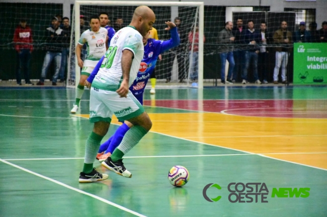 Aymoré sofre derrota de virada para o Foz na Série Ouro 	