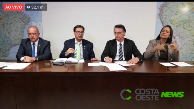 Durante live: Bolsonaro confirma apoio a reabertura a Estrada do Colono