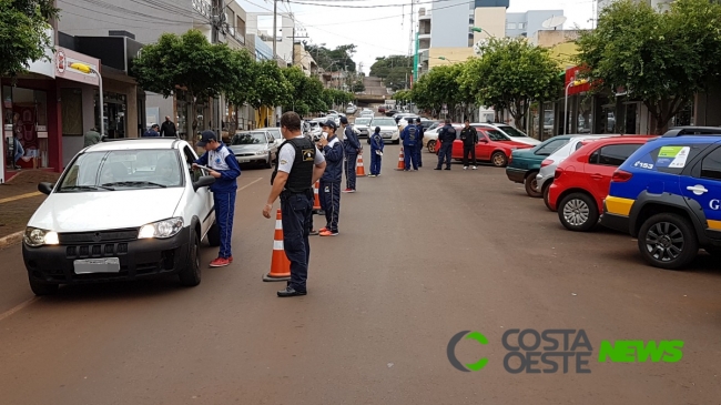 Alunos do Projeto Formando Cidadão participam de blitz educativa em São Miguel do Iguaçu