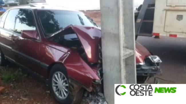 Homem sai de boate sem pagar a conta e na fuga, colide carro contra poste